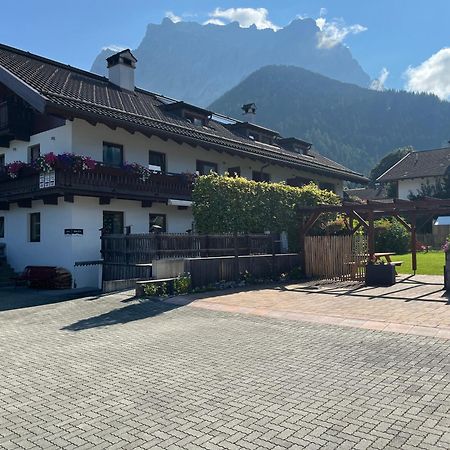 Haus Alpenblume Apartment Ehrwald Bagian luar foto