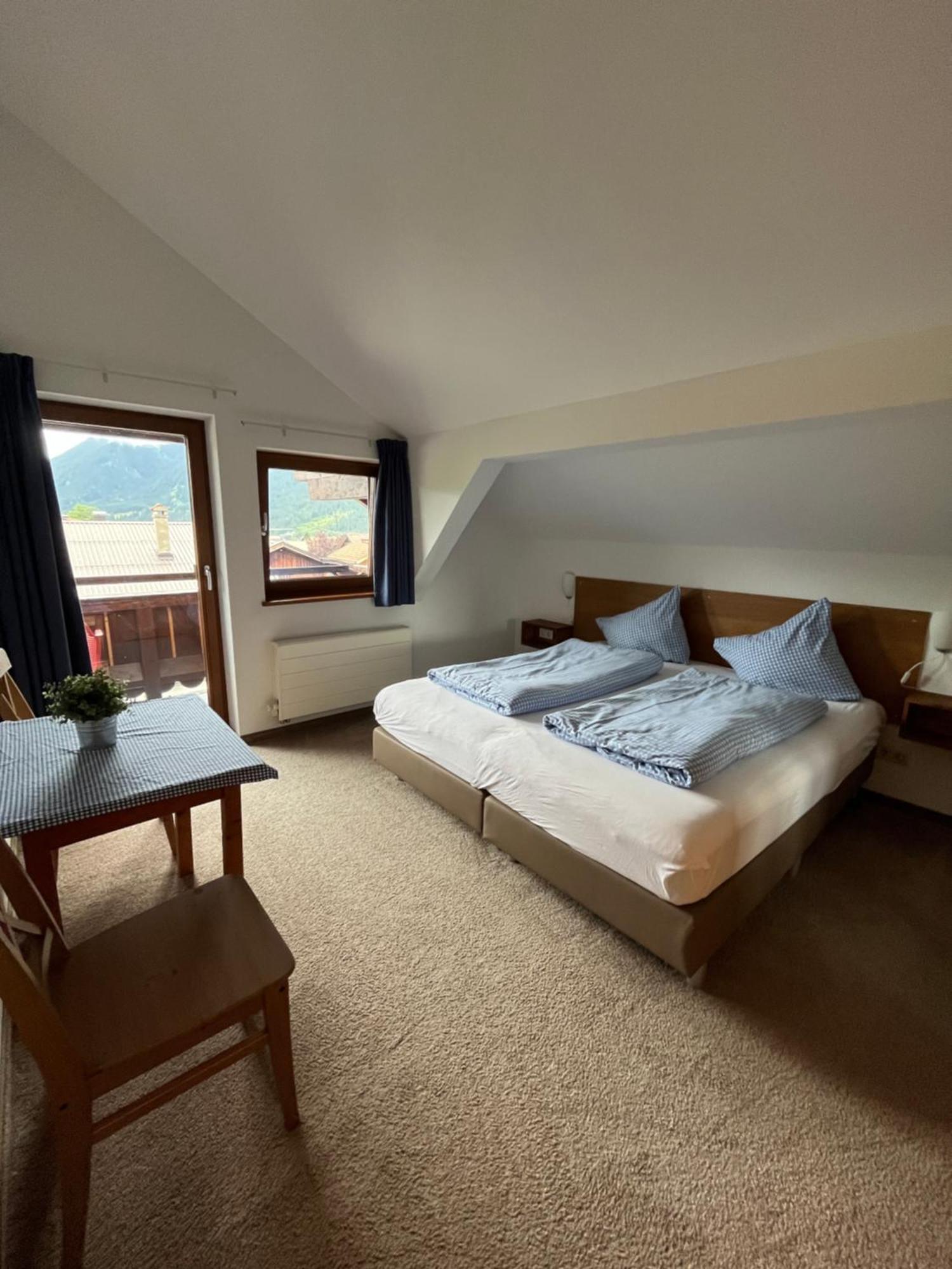 Haus Alpenblume Apartment Ehrwald Bagian luar foto