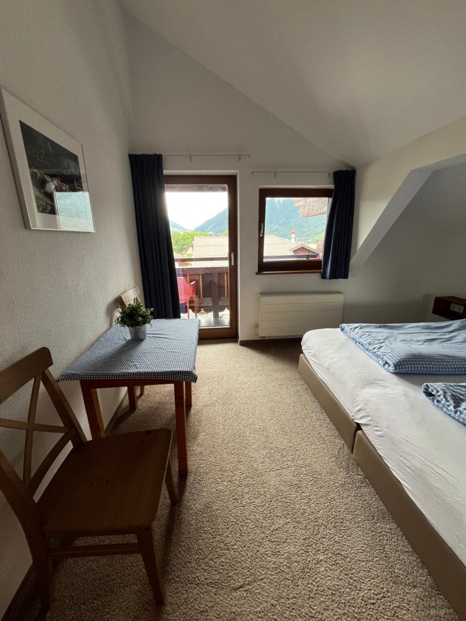 Haus Alpenblume Apartment Ehrwald Bagian luar foto